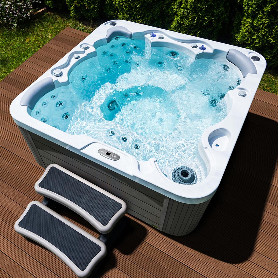 Hot Tubs | Elite Sauna & Plunge